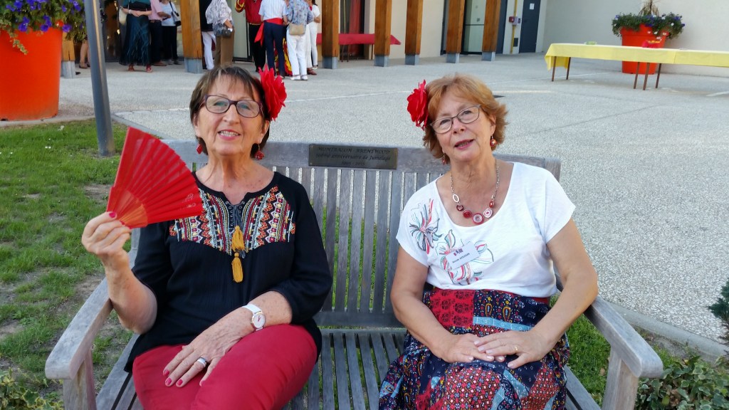 Two women French and English sitting together